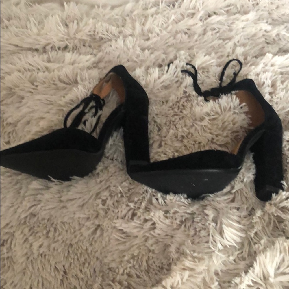 Heels - Picture 2 of 4